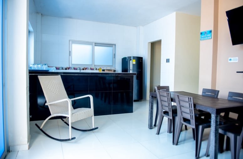 Villa Antonella en Coveñas — cocina y comedor del apartamento